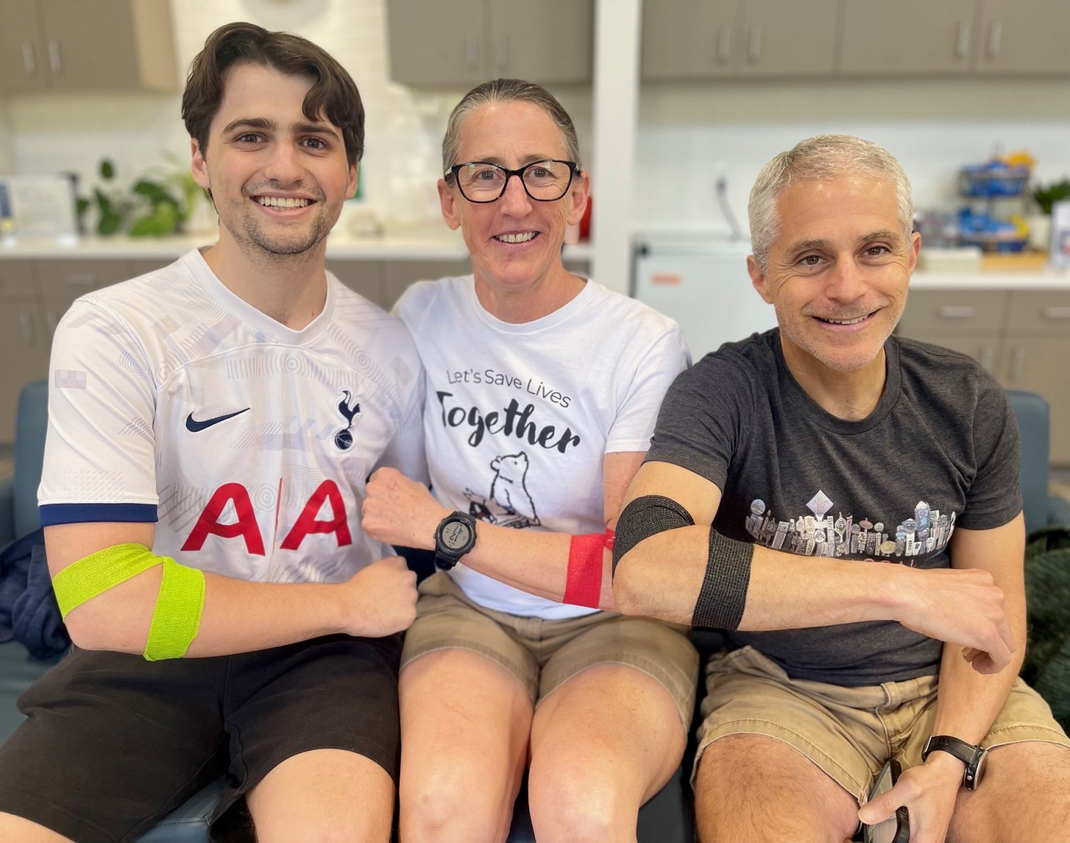 The Fish Family donates together in Point Loma to honor the life-saving donations their daughter received.